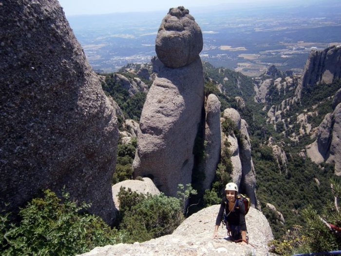 Arribant a la darrera reunió amb el Gegant Encantat de fons